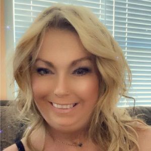 Meet your Posher, Holly